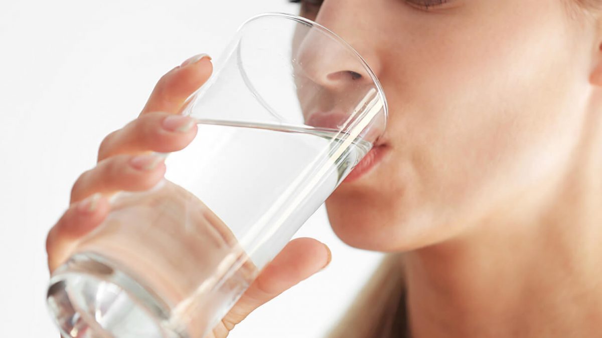 Wellwasser Wasser trinken hilft beim Abnehmen